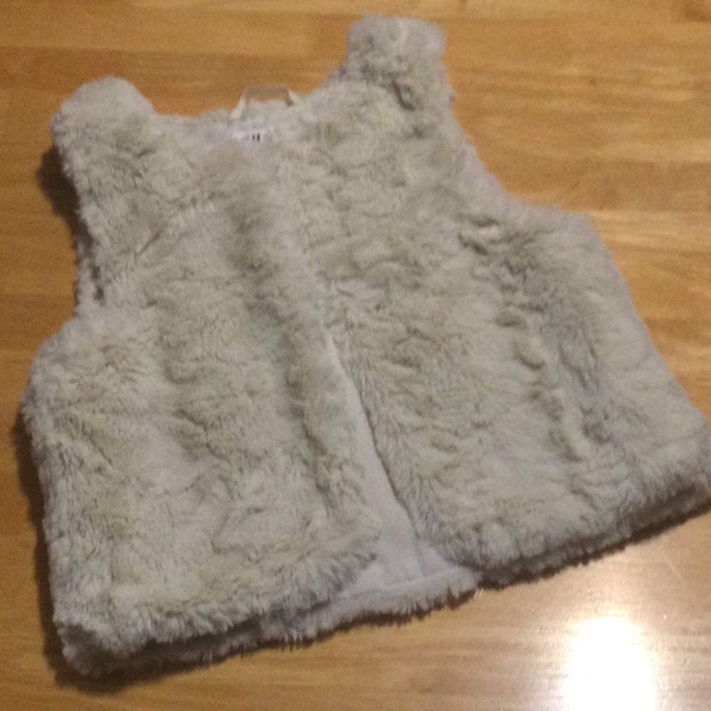 VERY SOFT faux fur vest - EUC